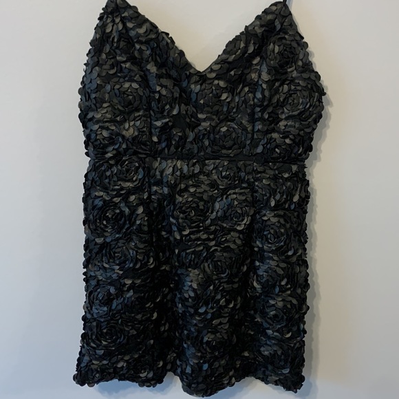 Black cocktail dress with textured detail-WORN ONCE - Picture 3 of 5